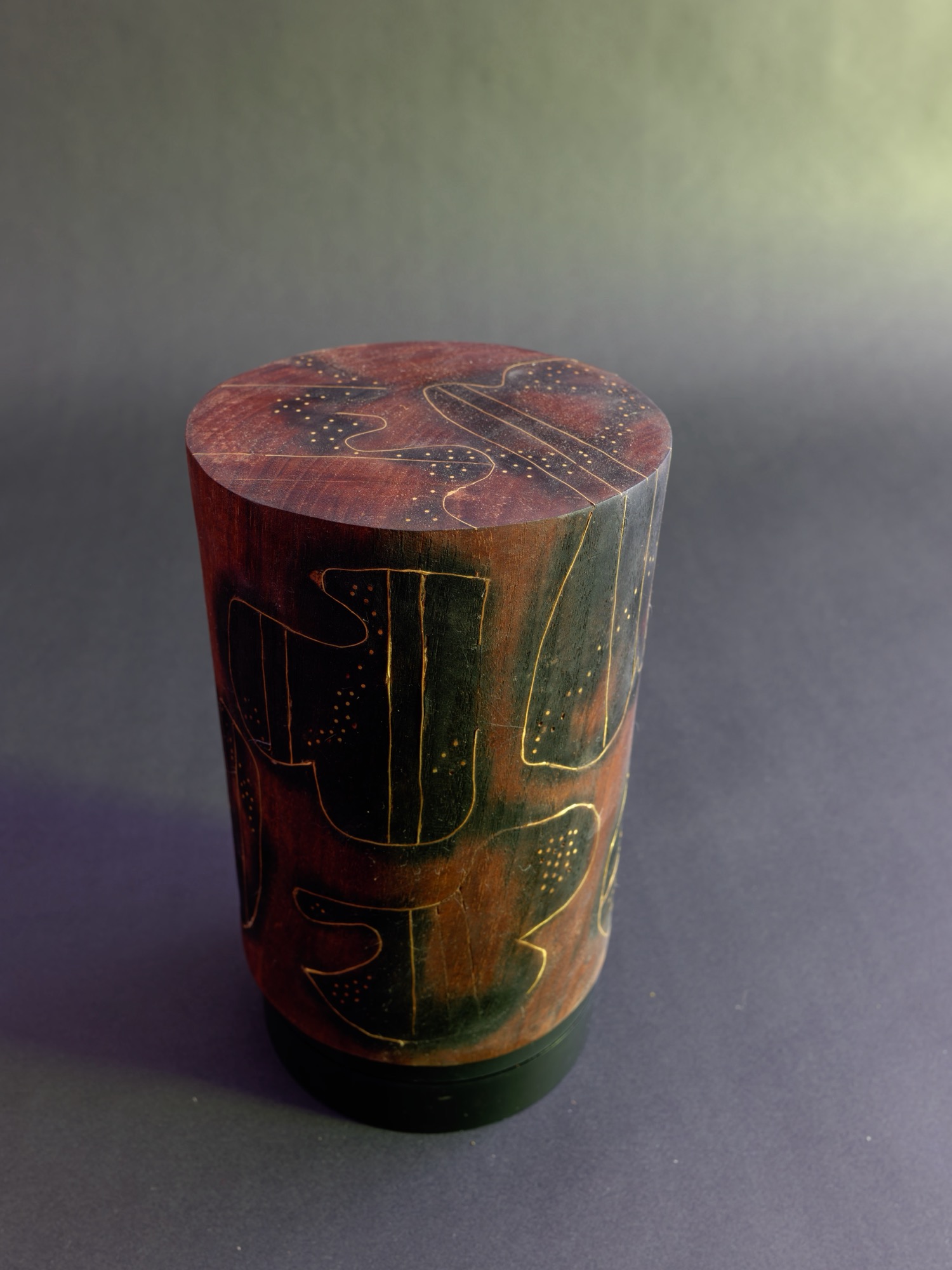 Dream — a closer look at the carved grain.